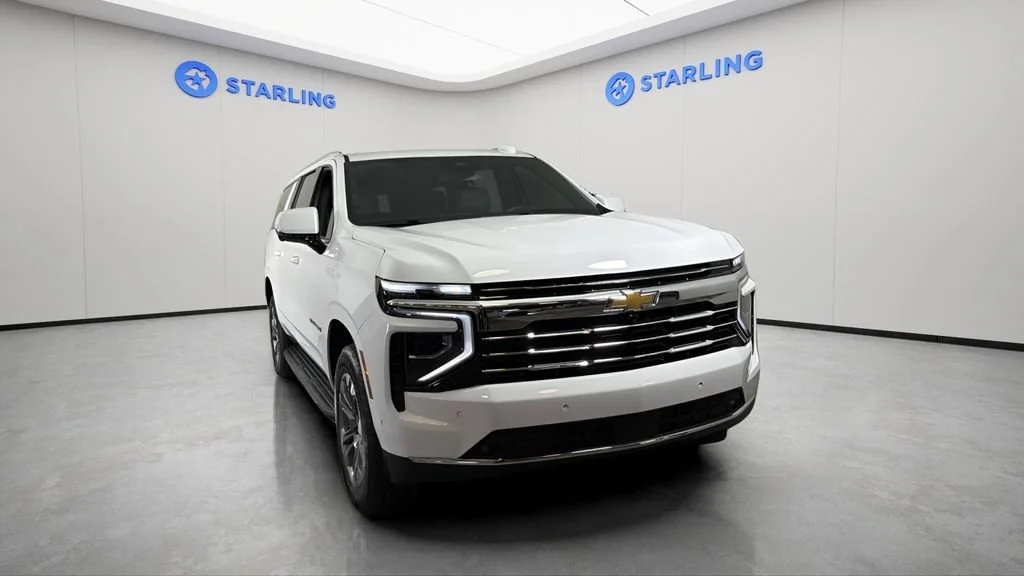 Used 2025 Summit White Chevrolet LT image 15