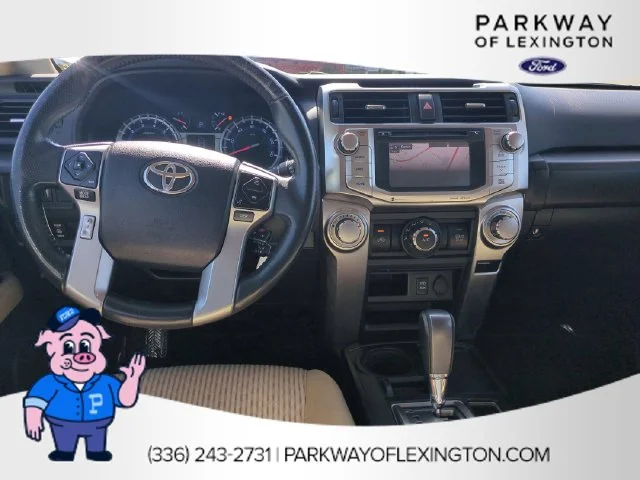 Used 2016 White Toyota SR5 image 27