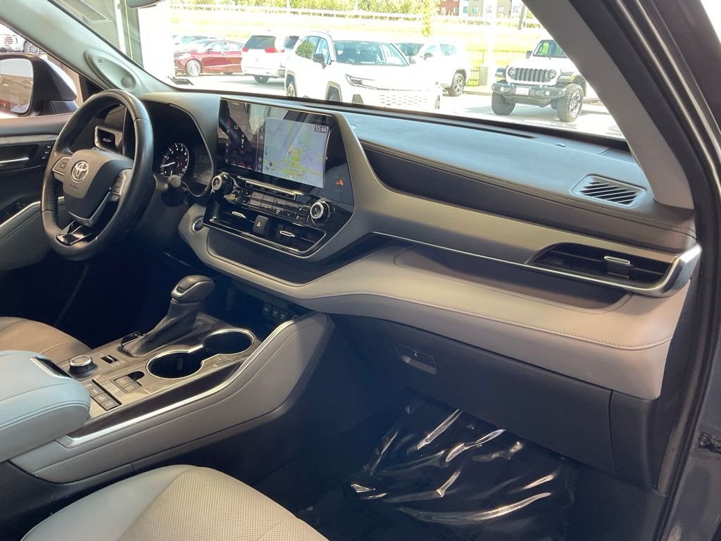 Used 2020 Gray Toyota Limited image 19