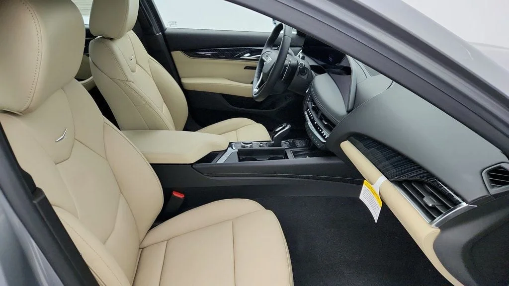 Used 2025 Argent Silver Metallic Cadillac 4dr Sedan Premium Luxury w/ Technology and Sun & Sound Packages image 27