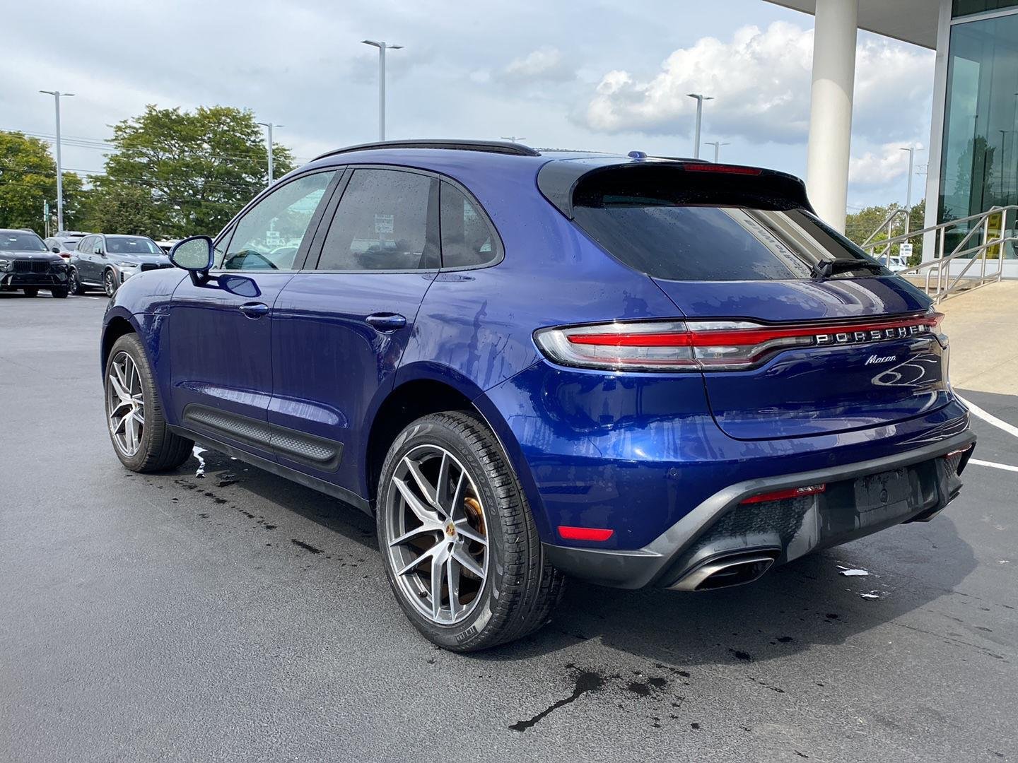 Used 2024 Gentian Blue Metallic Porsche  image 5