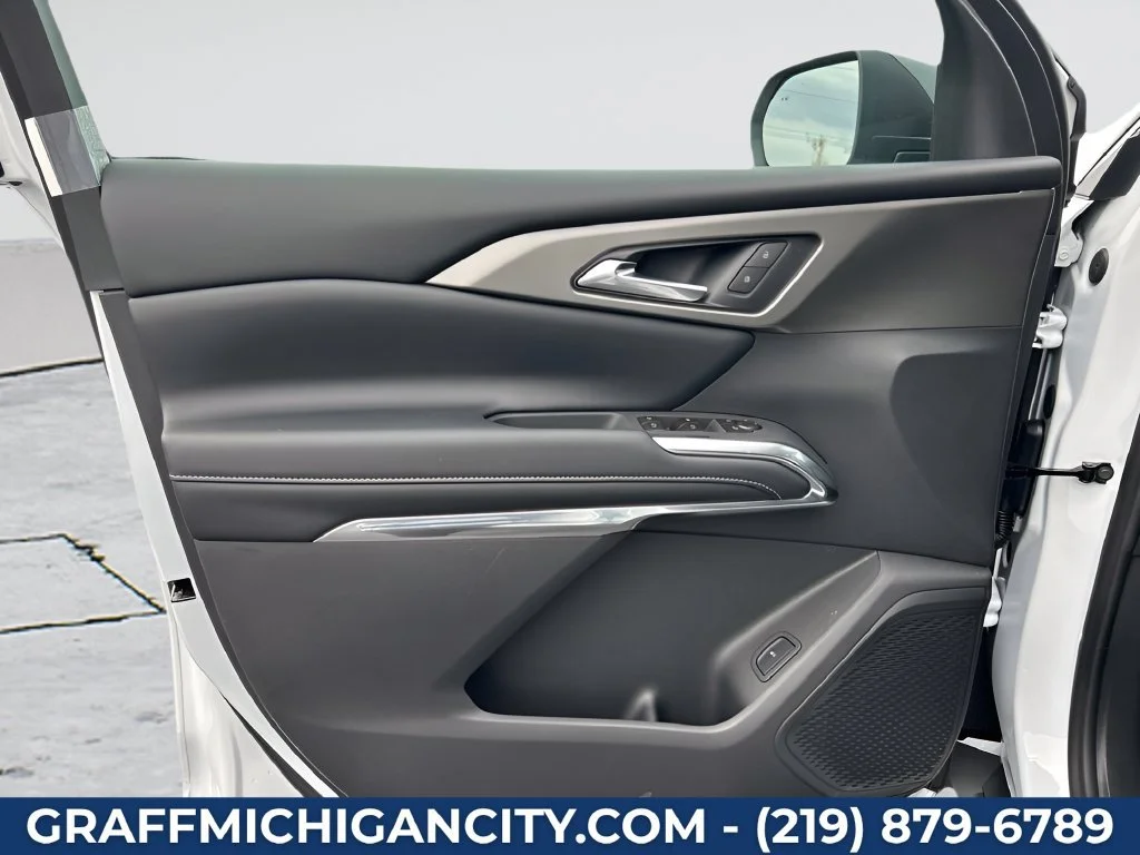 New 2027 Summit White Chevrolet LT image 9