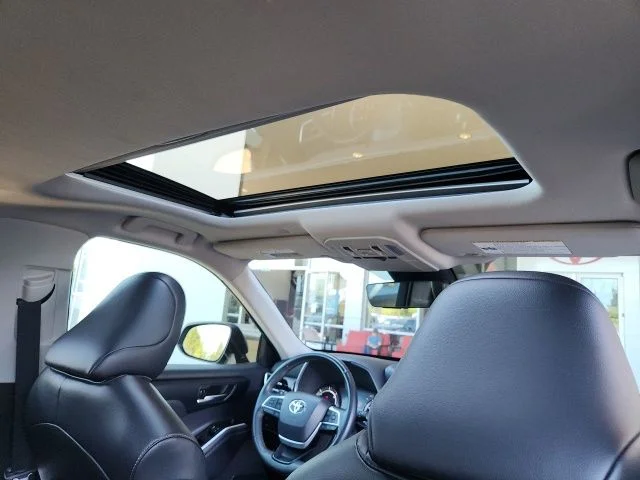 Used 2022 Gray Toyota XLE image 23