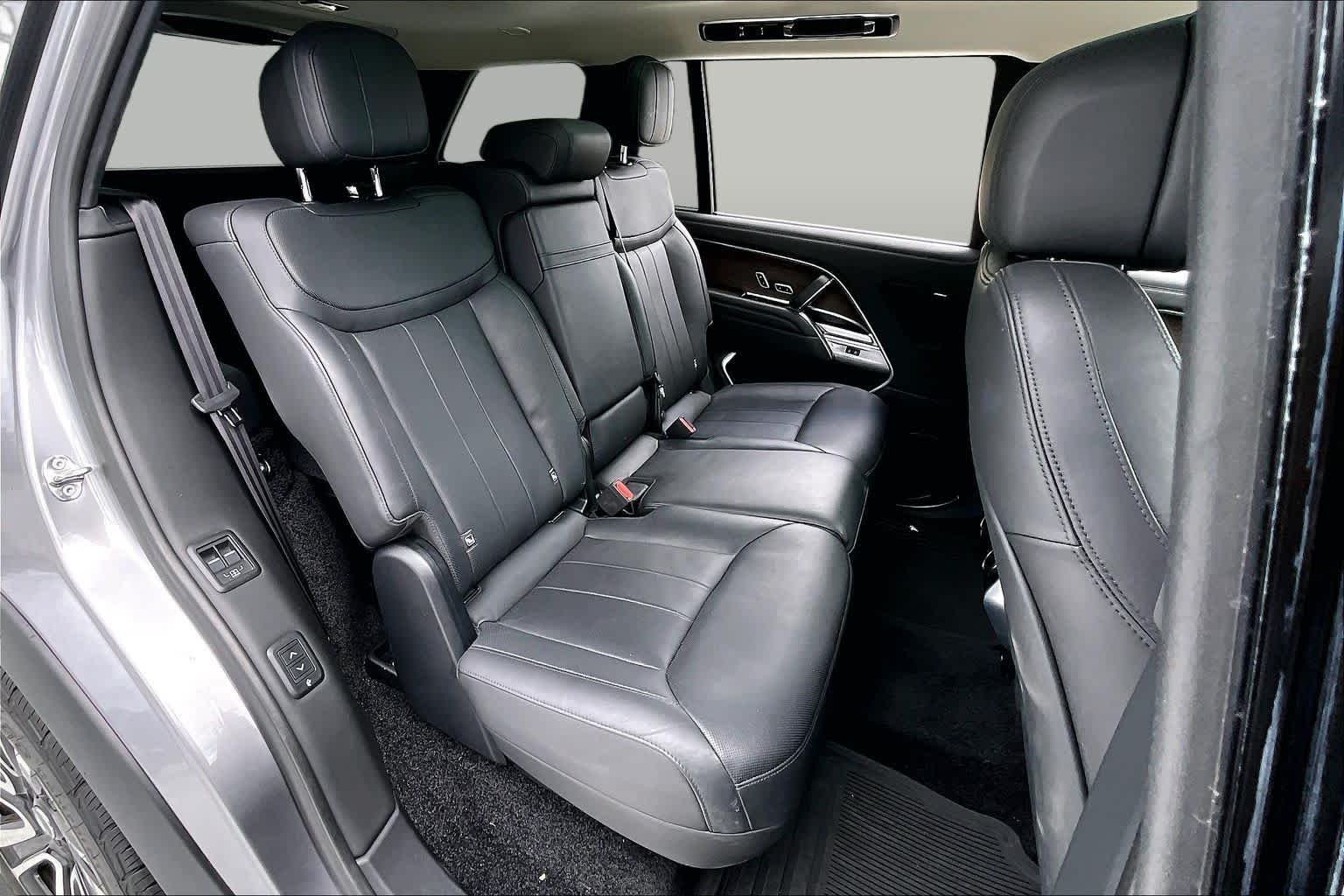 Used 2025 Charente Grey Premium Metallic Land Rover SE image 19