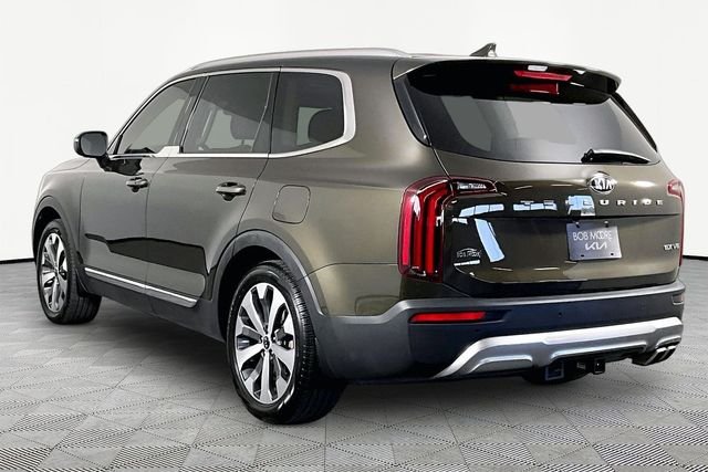 Used 2020 Green Kia EX image 4
