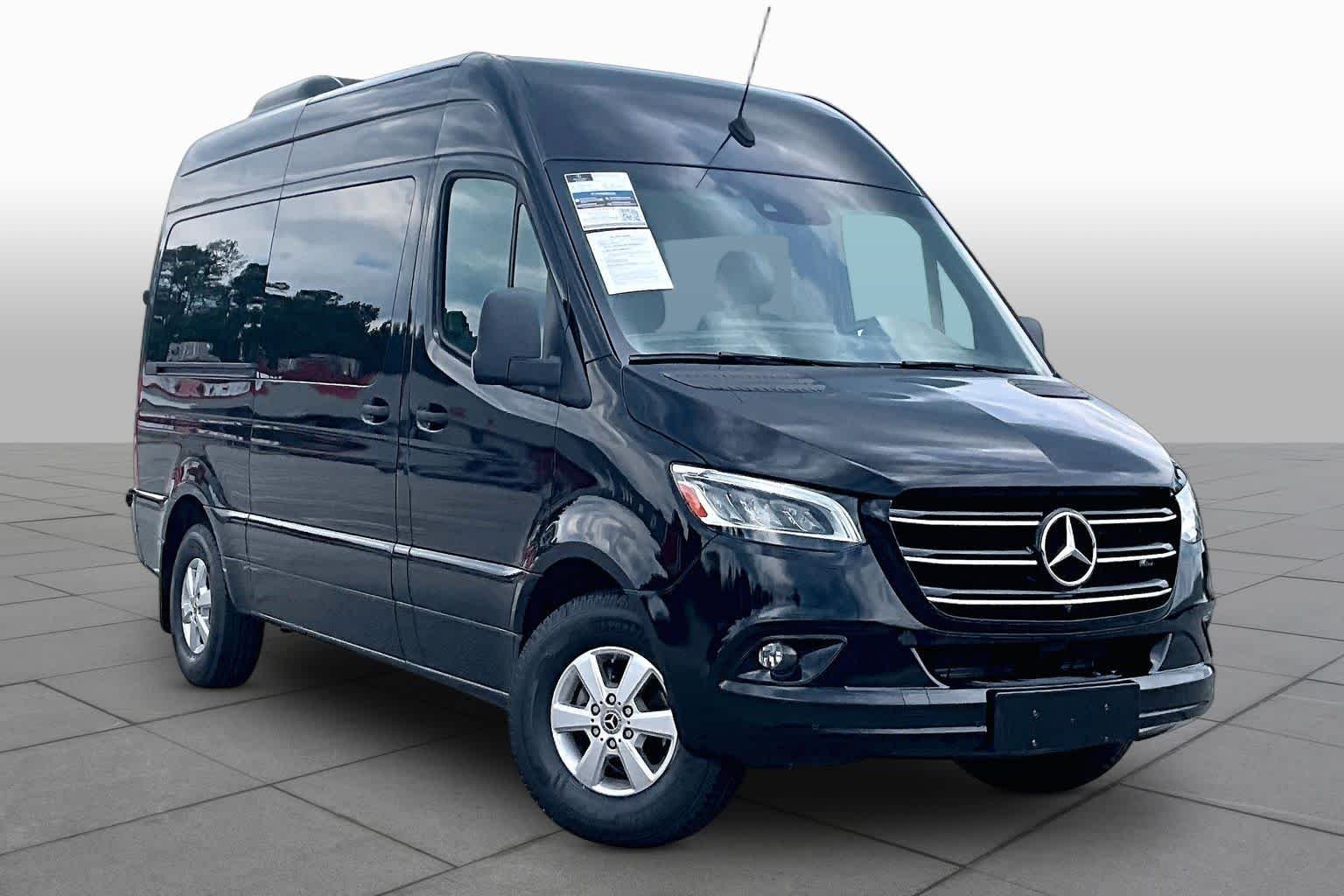 Used 2022 Obsidian Black Metallic Mercedes-Benz  image 3