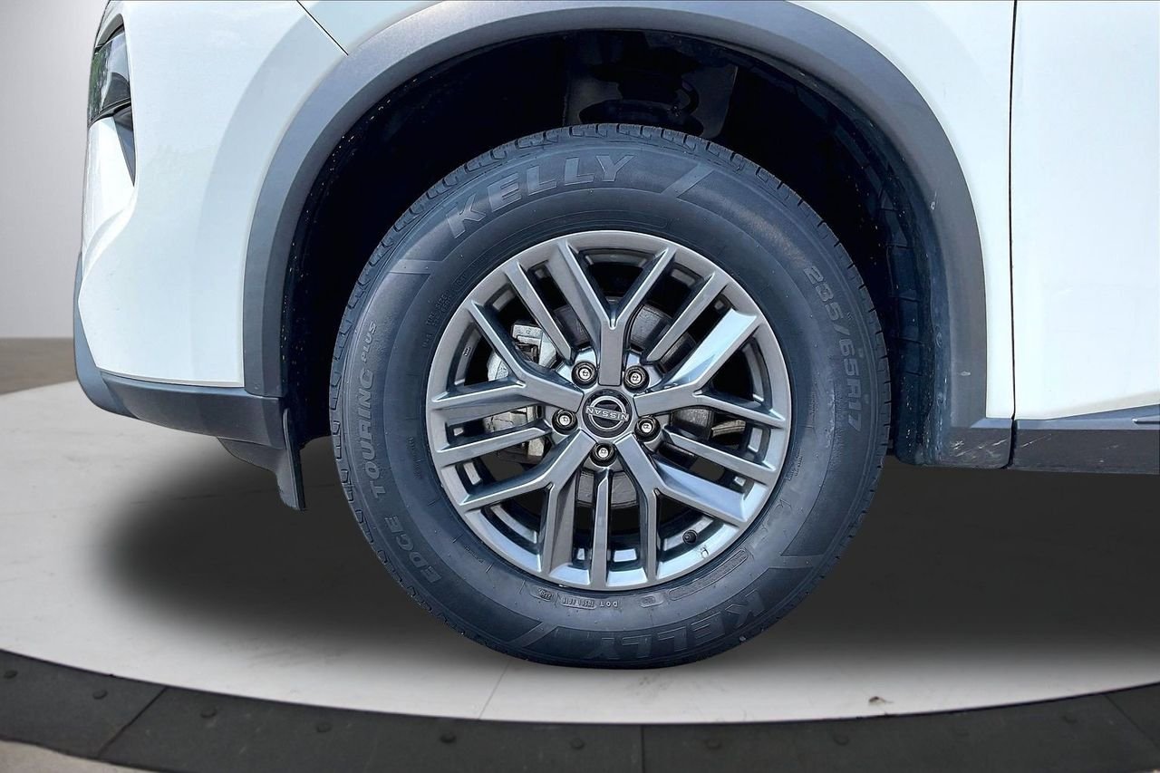 Used 2024 White Nissan S image 33