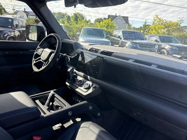 Used 2024 Black Land Rover V8 image 9