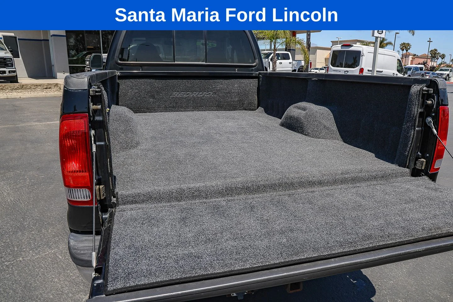 Used 2000 Black Ford Lariat image 7