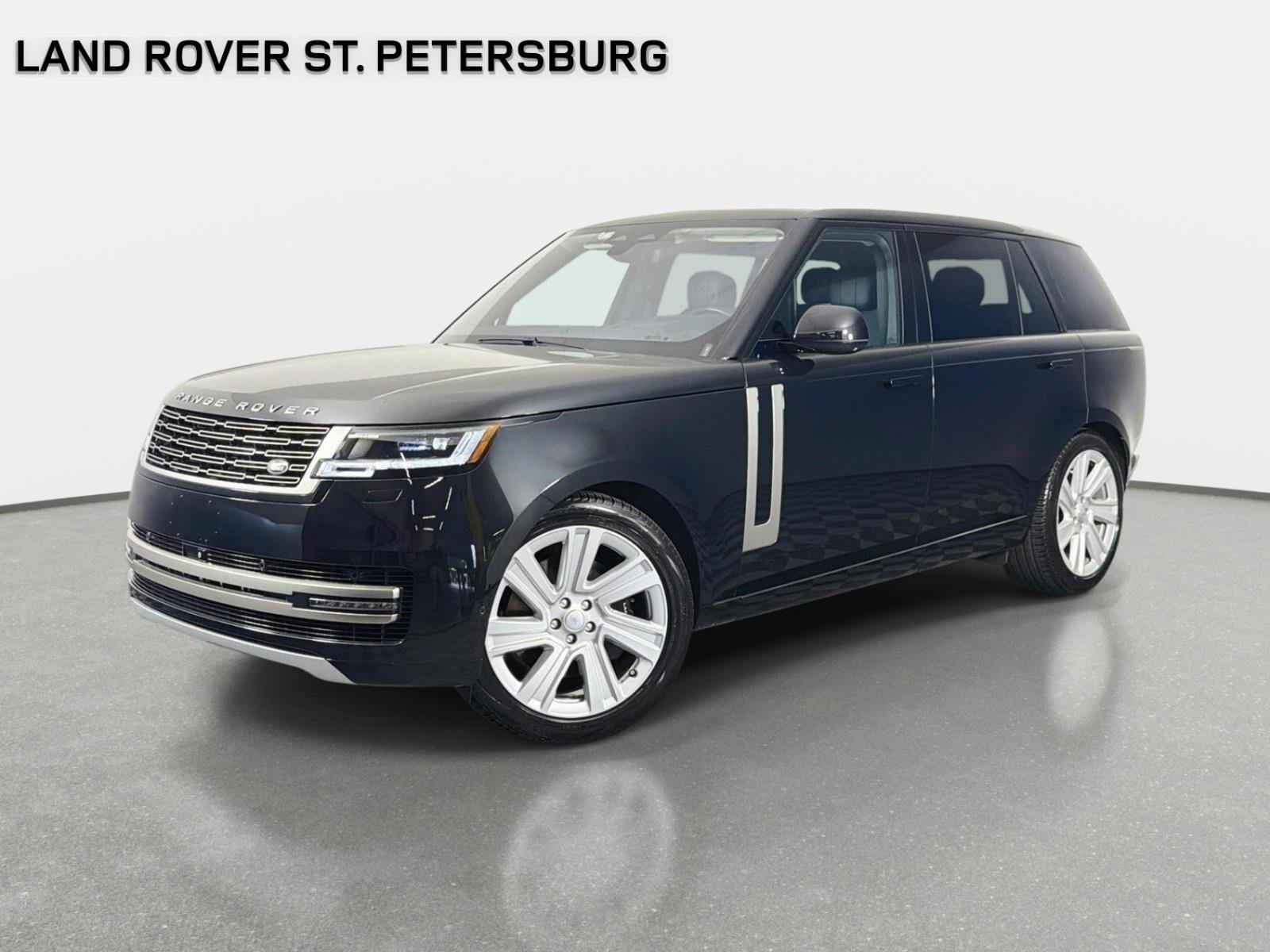Used 2023 Santorini Black Metallic Land Rover SE image 1