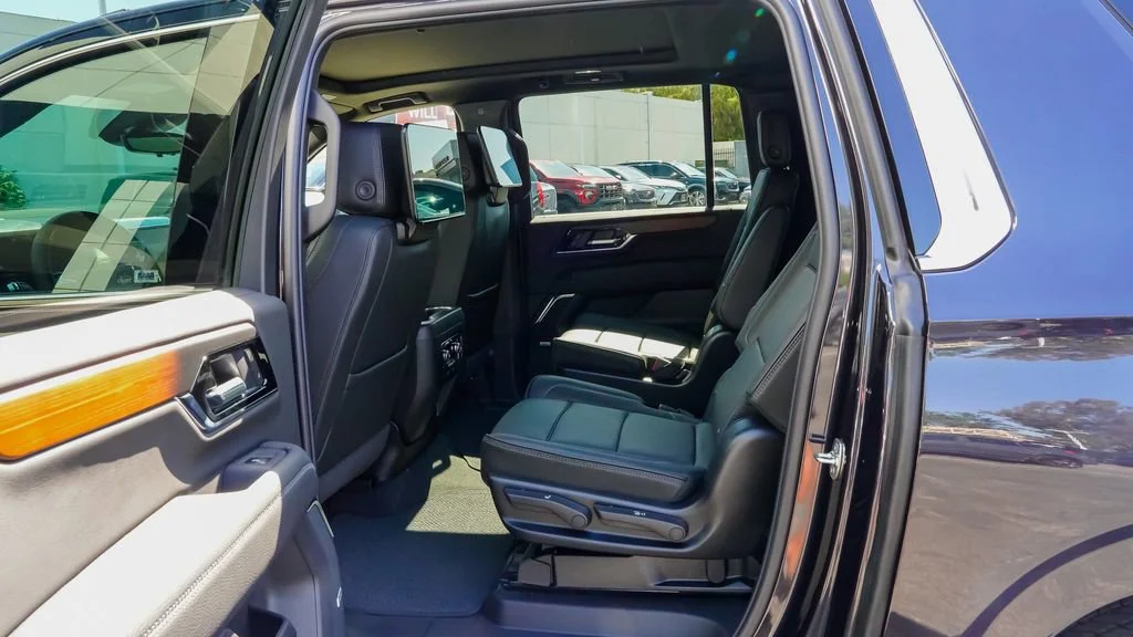 2026 GMC Yukon XL Denali - Photo 9
