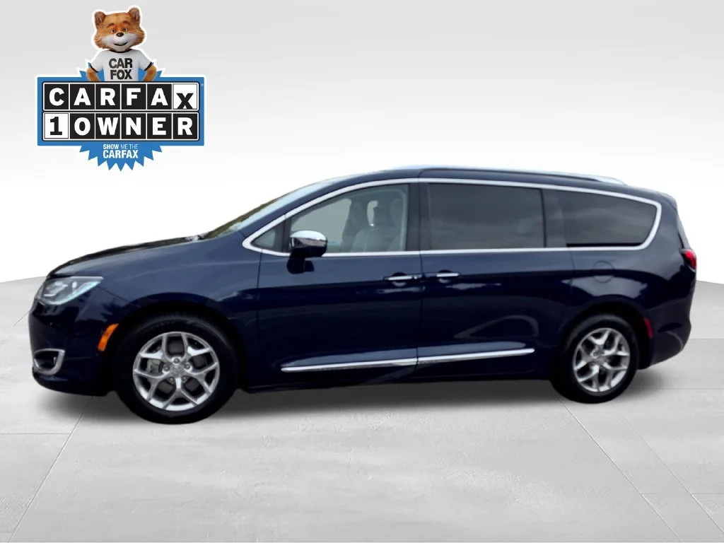 Used 2017 Blue Chrysler Limited image 3