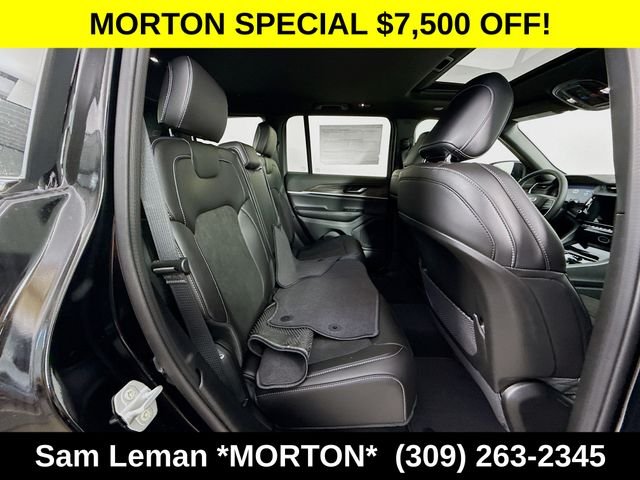 New 2026 Diamond Black Crystal Pearl-Coat Exterior Paint Jeep Altitude image 27