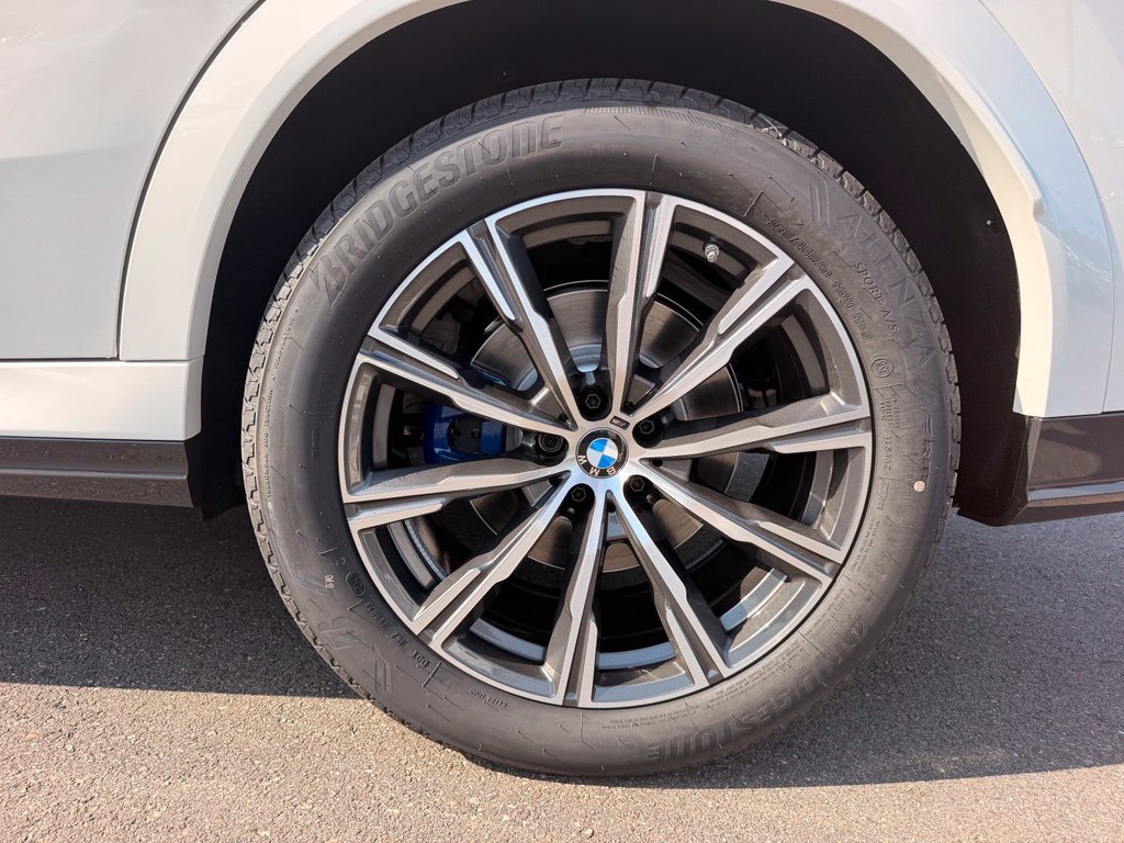 New 2027 Alpine White BMW xDrive40i image 9
