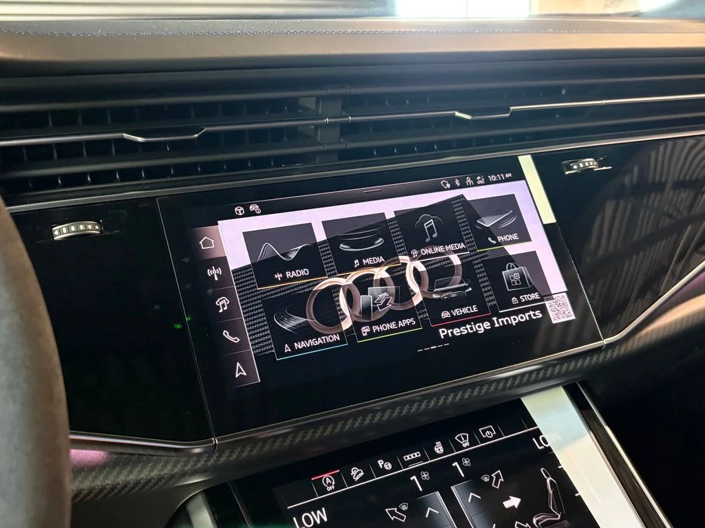 New 2027 Satellite Silver Metallic Audi 4.0T image 27