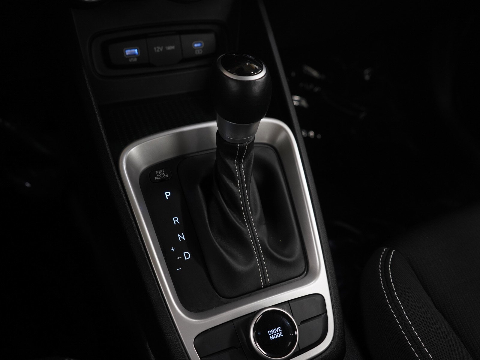 2023 Hyundai Venue SEL - Photo 23