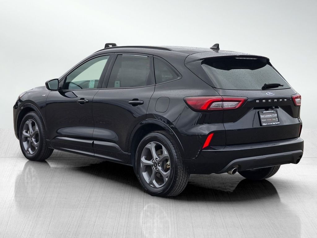 Used 2023 Agate Black Metallic Ford ST-Line image 7