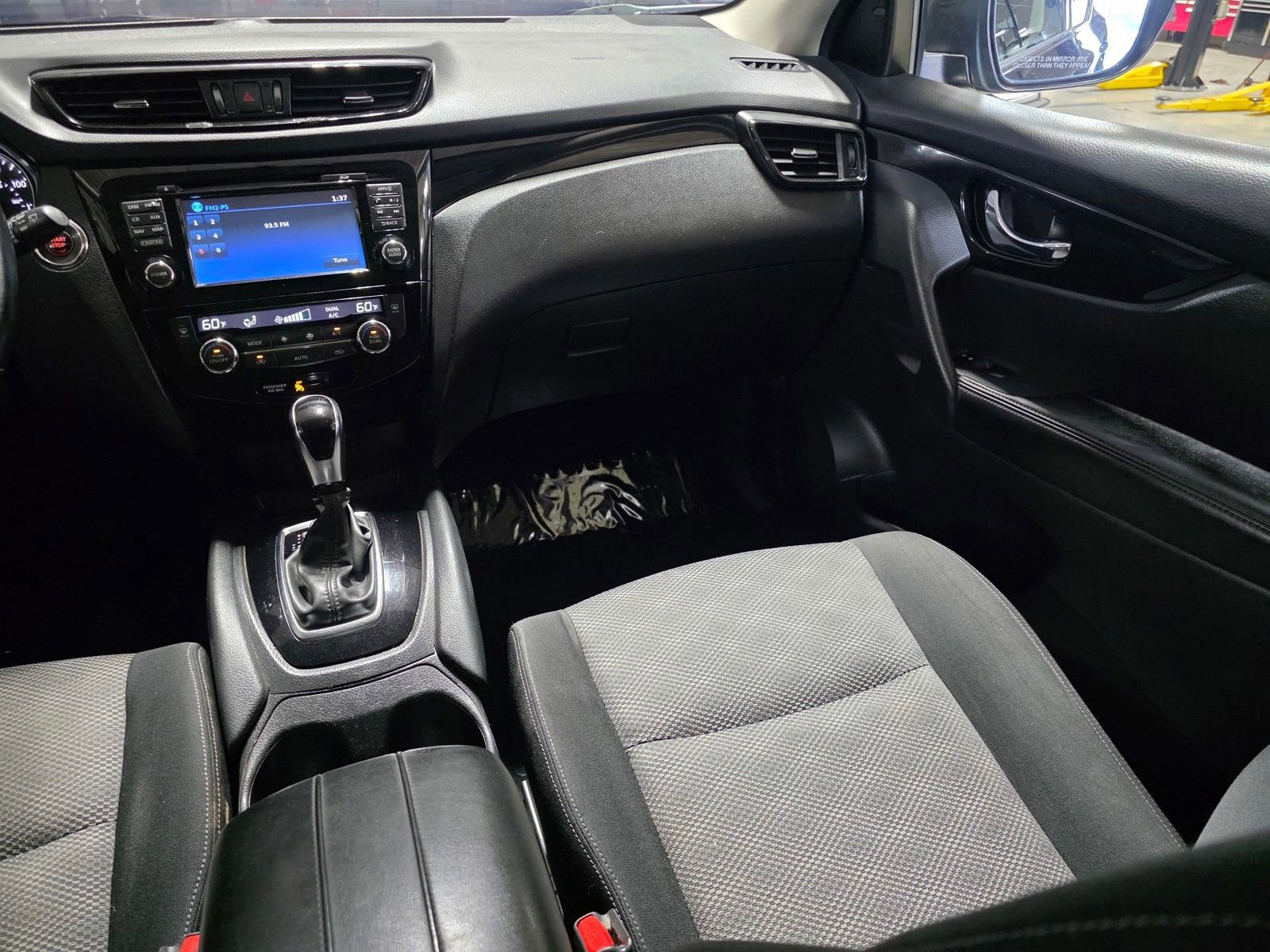 Used 2018  Nissan SV image 17