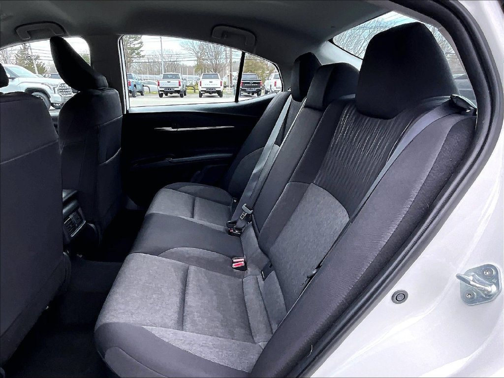 Used 2025 White Toyota LE image 15