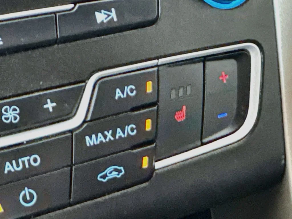 Used 2016 White Ford SE image 23
