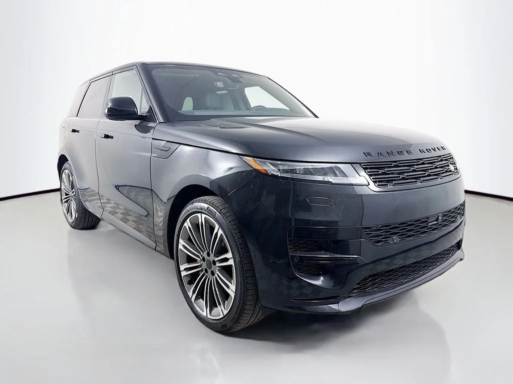 New 2026 Santorini Black Land Rover Dynamic SE image 3