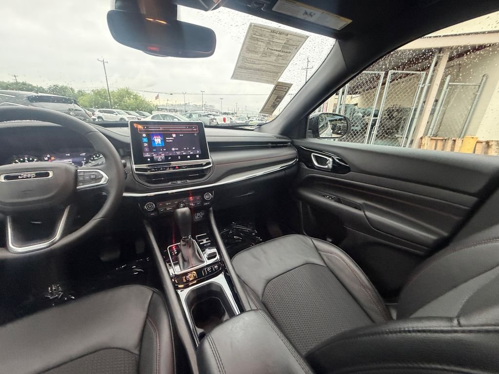 Used 2025 Silver Jeep Trailhawk image 15