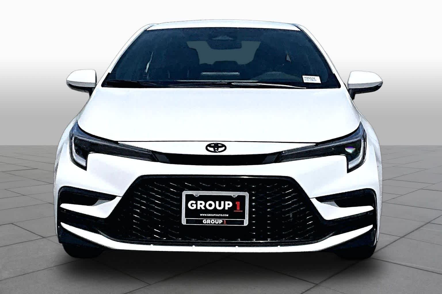 Used 2026 Ice Cap Toyota SE image 4