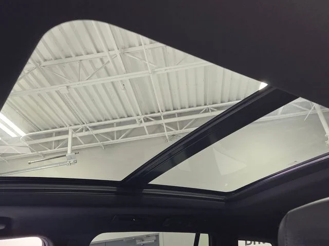 Used 2023 White Cadillac Luxury image 21