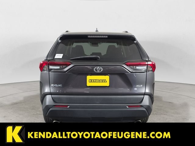 Used 2019 Gray Toyota XLE image 6