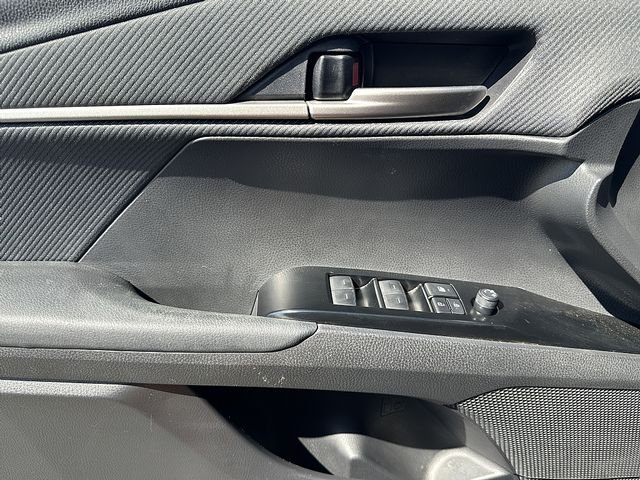 Certified Used 2025  Toyota SE image 21