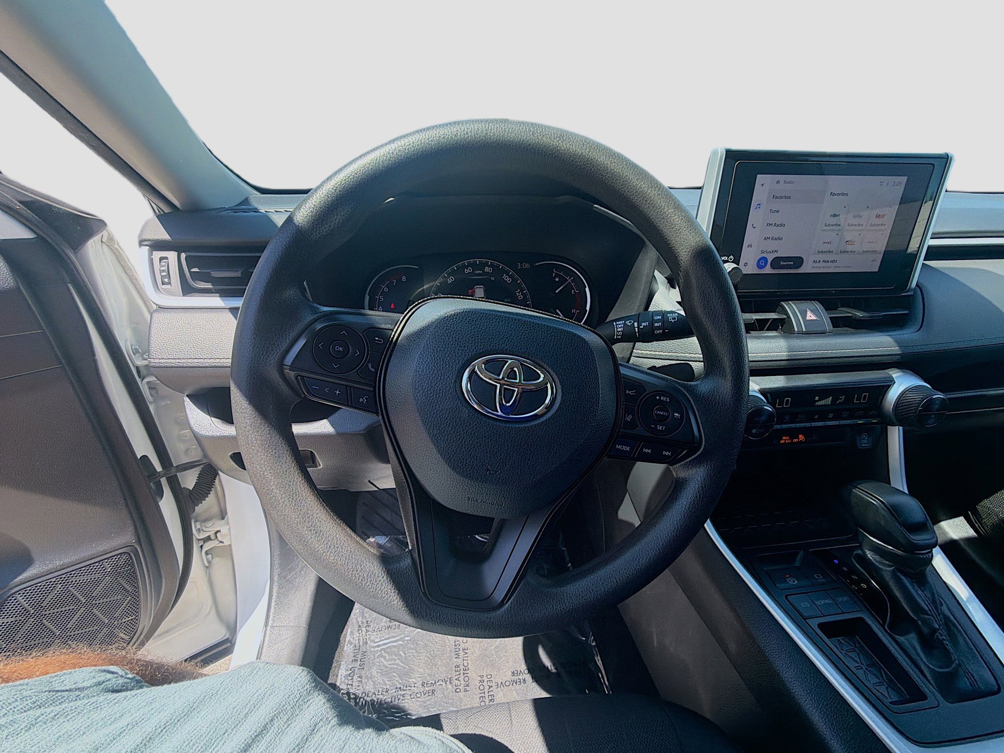Used 2024 Ice Toyota XLE image 8