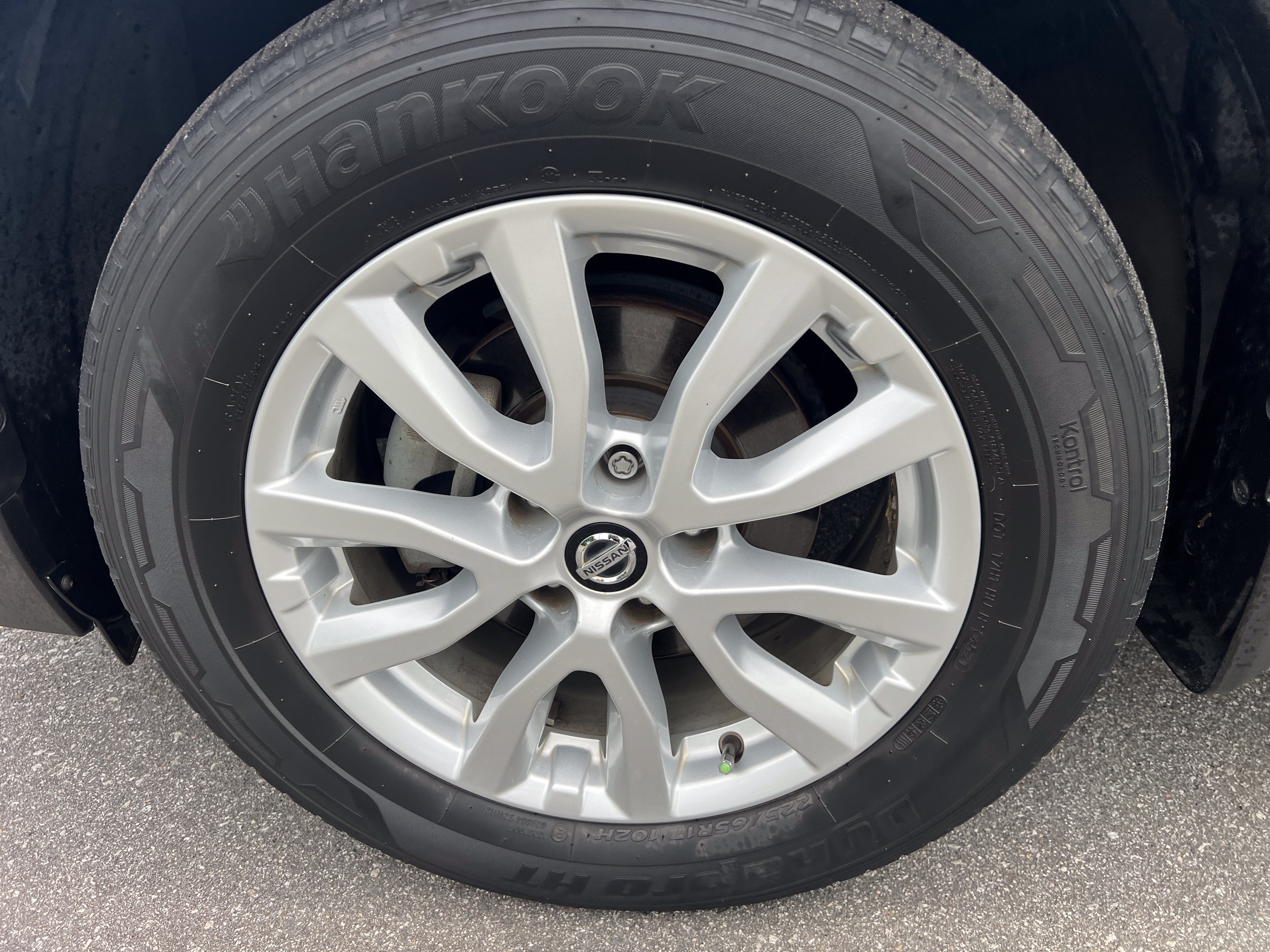Used 2019 Caspian Blue Metallic Nissan SV image 9