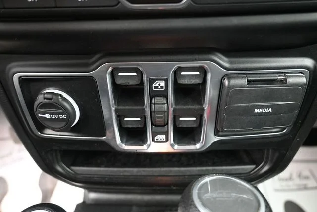 Used 2022 Gray Jeep Sport image 22