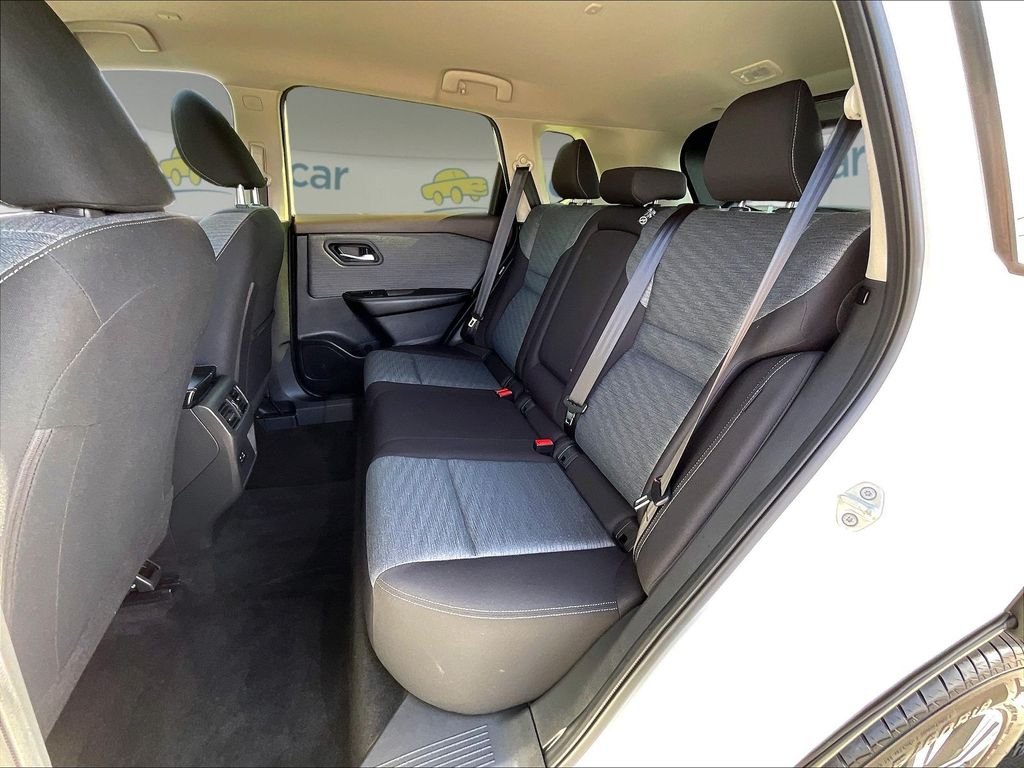 Used 2023 White Nissan SV image 15