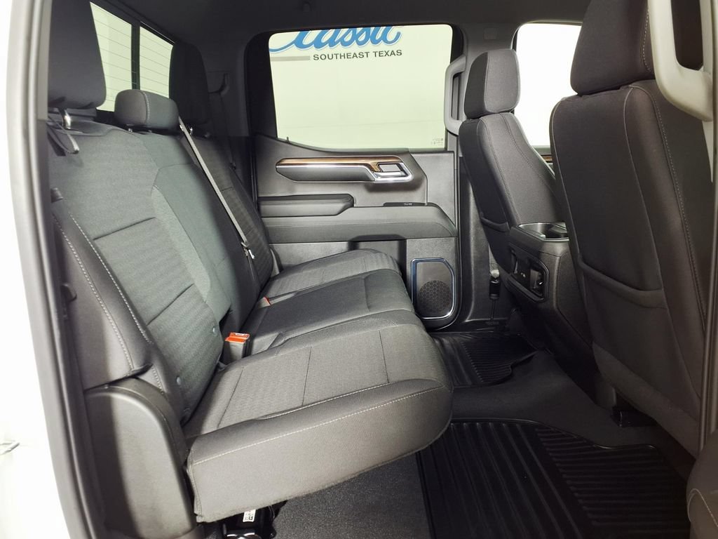 Used 2024 Summit White Chevrolet LT image 10