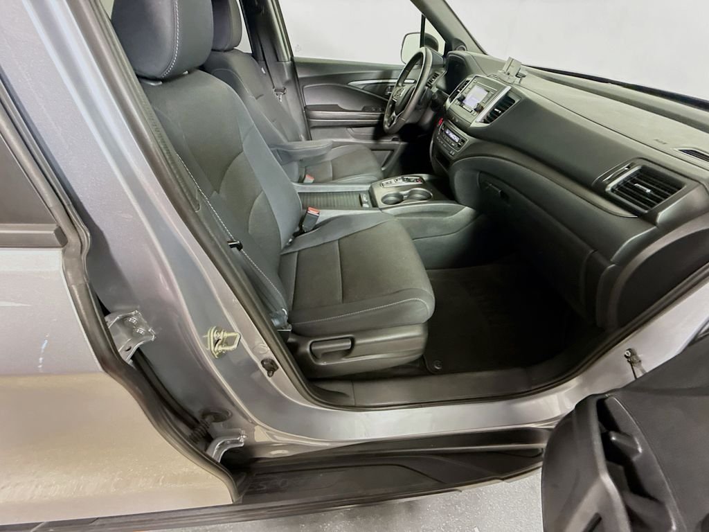 Used 2019 Lunar Silver Metallic Honda Sport image 25