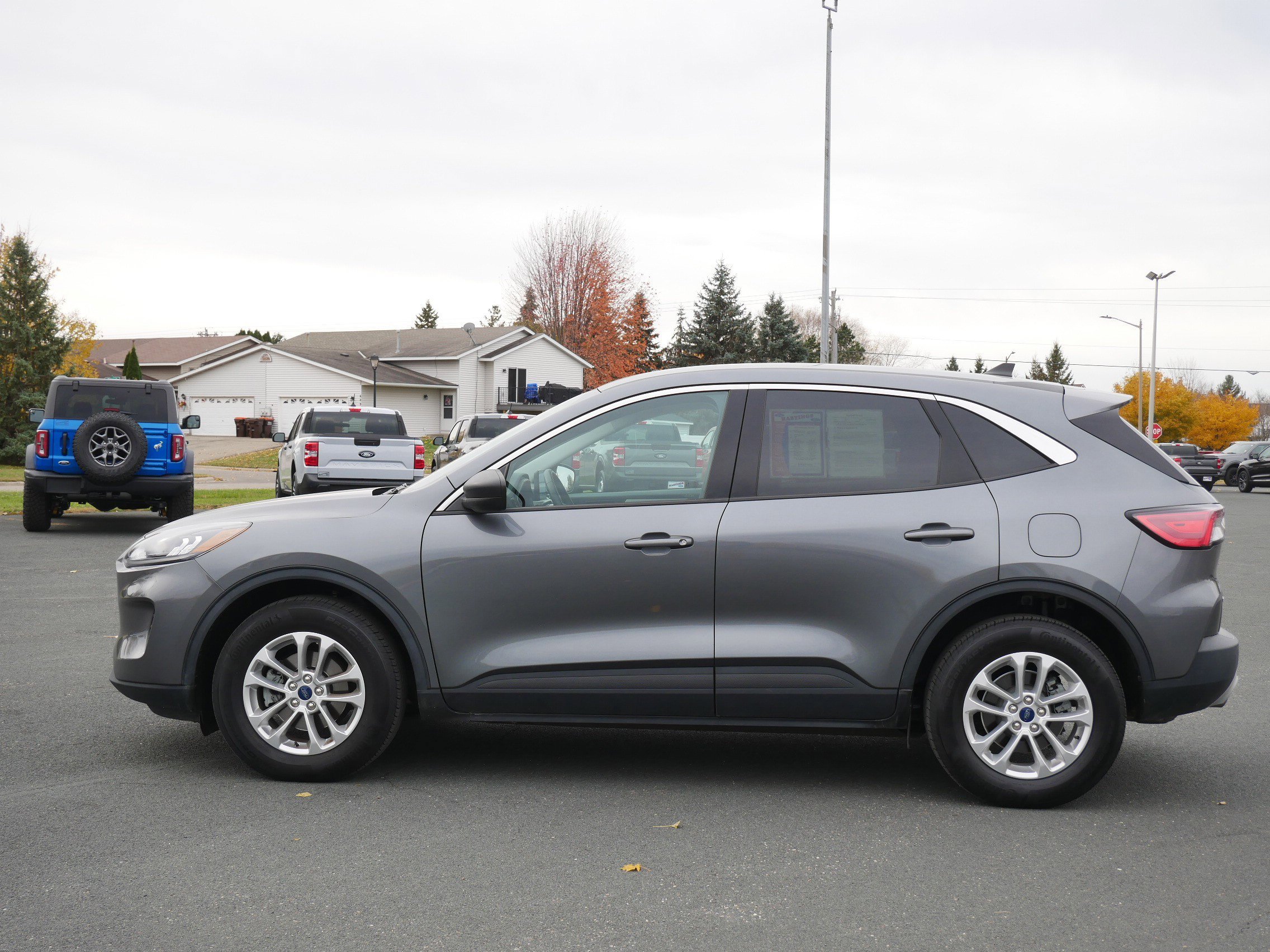 Used 2022 Ford Escape SE with VIN 1FMCU9G66NUB24382 for sale in Hastings, Minnesota
