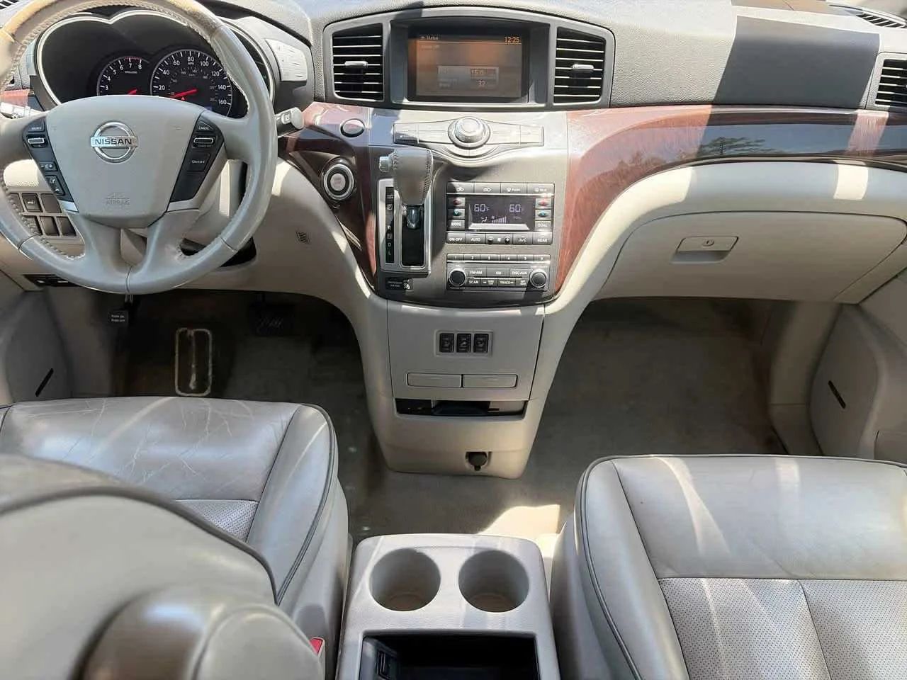 Used 2012 Platinum Graphite Nissan SL image 10
