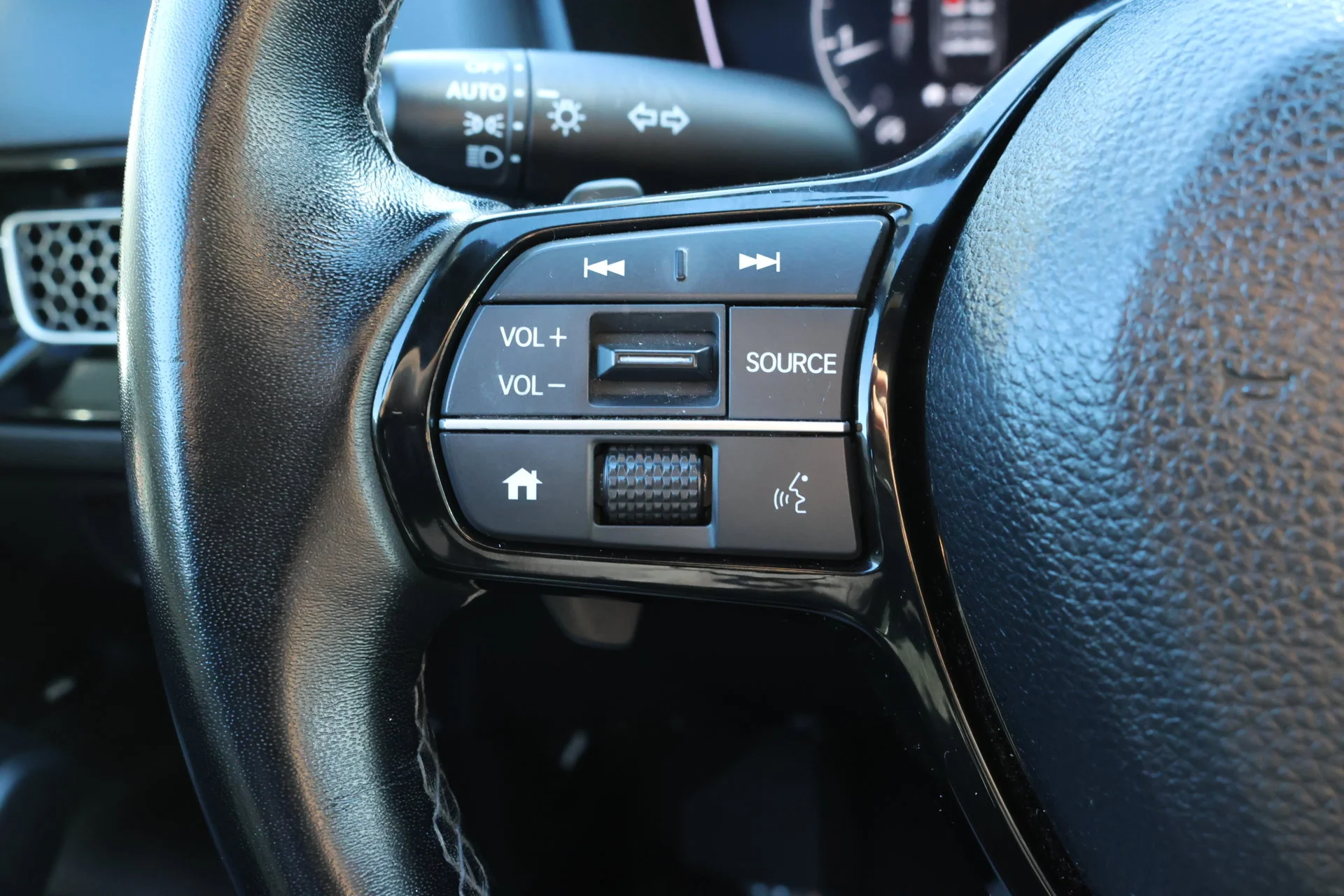 Used 2024  Honda Sport image 9