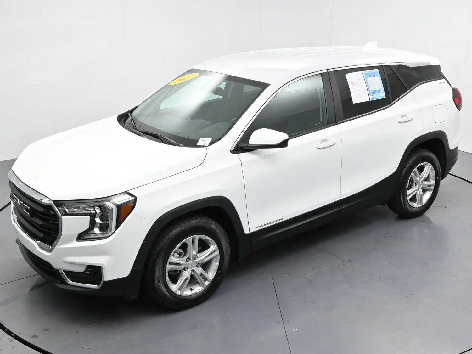 Used 2022 Summit White GMC SLE image 40