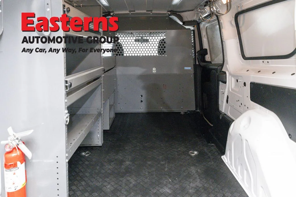 Used 2022 White Ram Base image 9