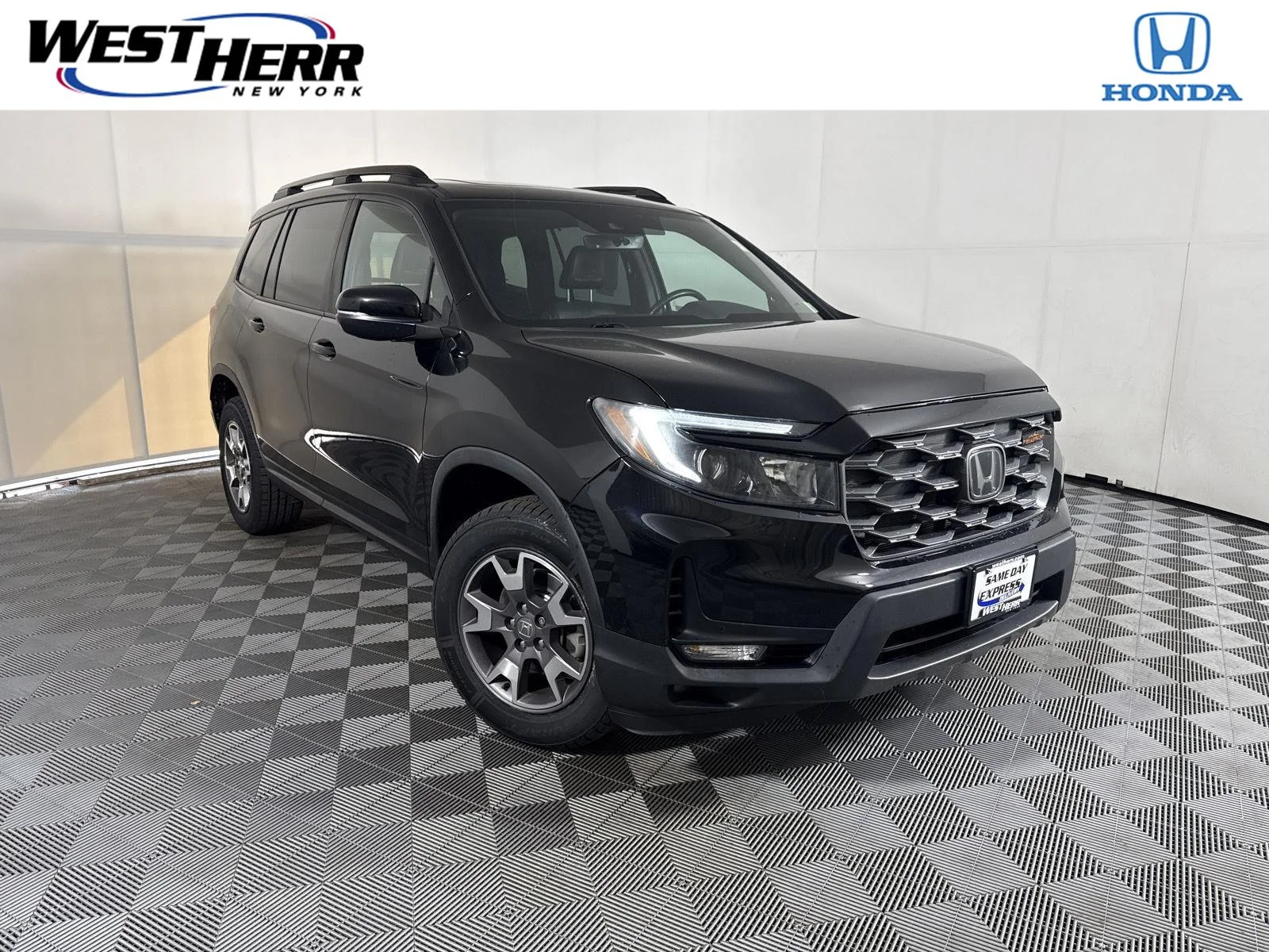 Used 2022 Crystal Black Pearl Honda TrailSport image 1