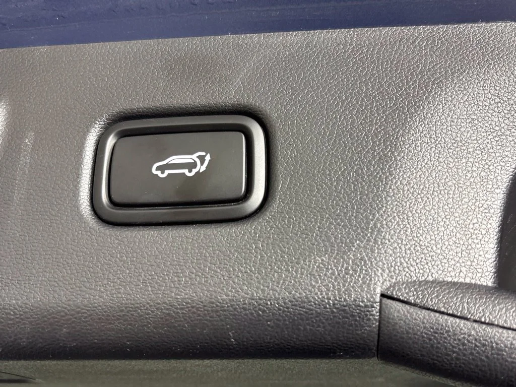 Used 2025 Blue Hyundai SEL image 21