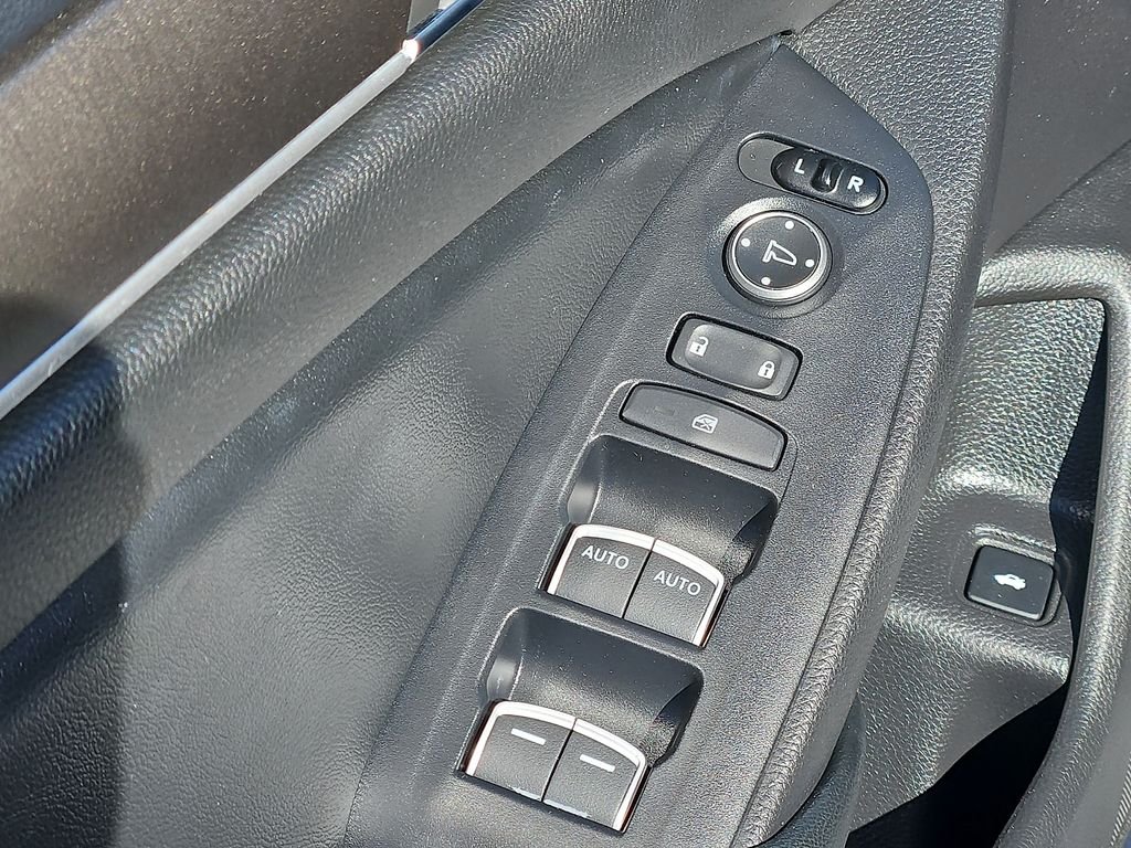 Used 2019  Honda LX image 13