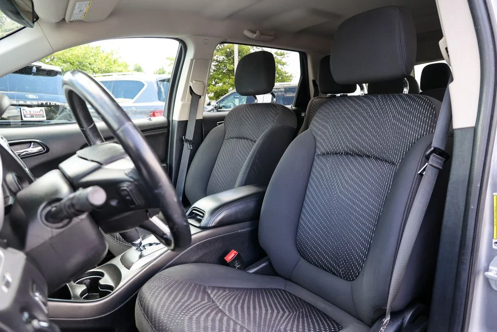 Used 2018 Silver Dodge SE image 28