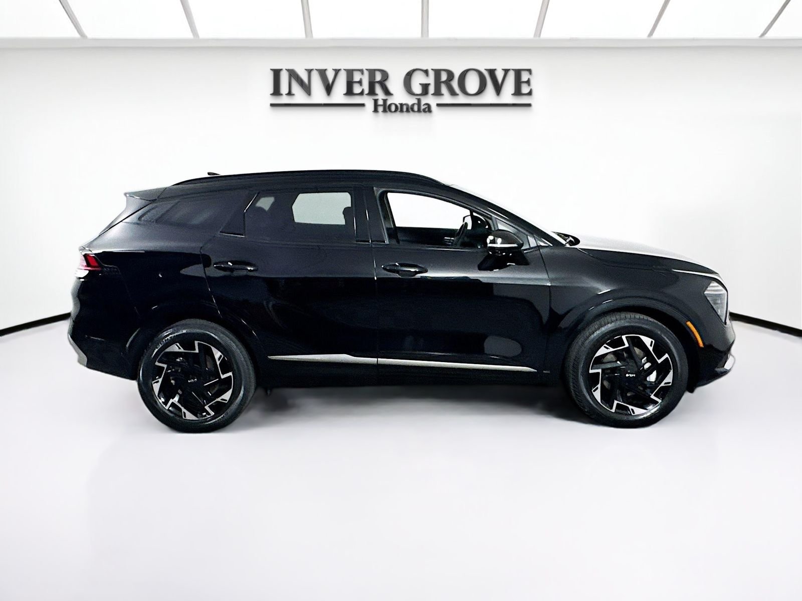 Used 2023 Ebony Black Kia SX-Prestige image 4