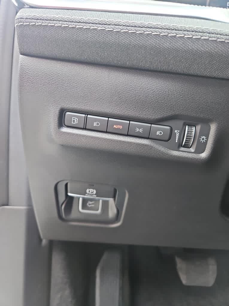New 2026 Bright White Clearcoat Jeep Laredo image 18