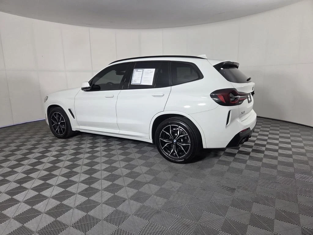 Used 2024 Alpine White BMW sDrive30i image 7