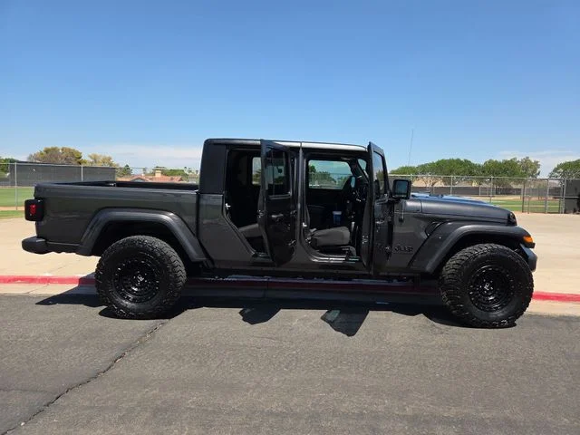 Used 2023 Gray Jeep Sport S image 9