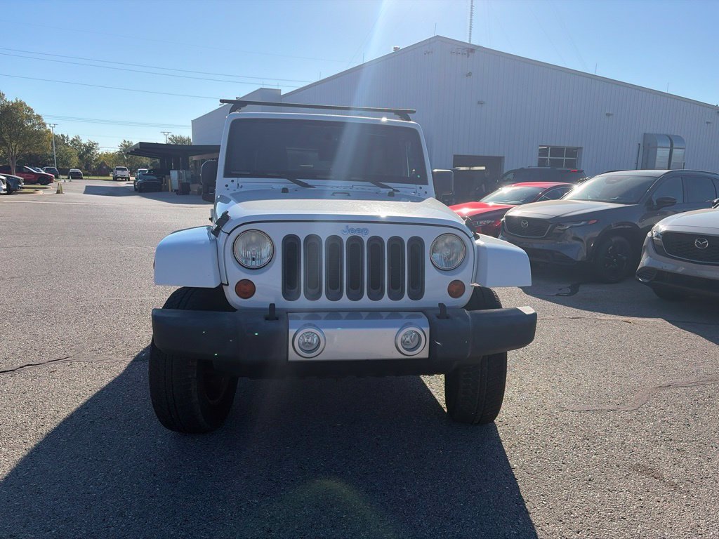 Used 2013 White Jeep Unlimited Sahara image 3
